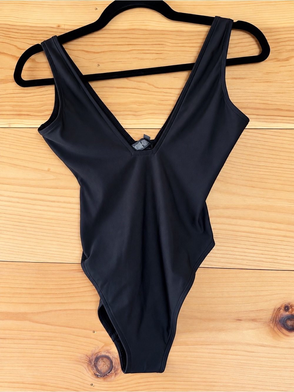 Skims iconic swim square neck one piece Swimsuit - Women sz M NWT